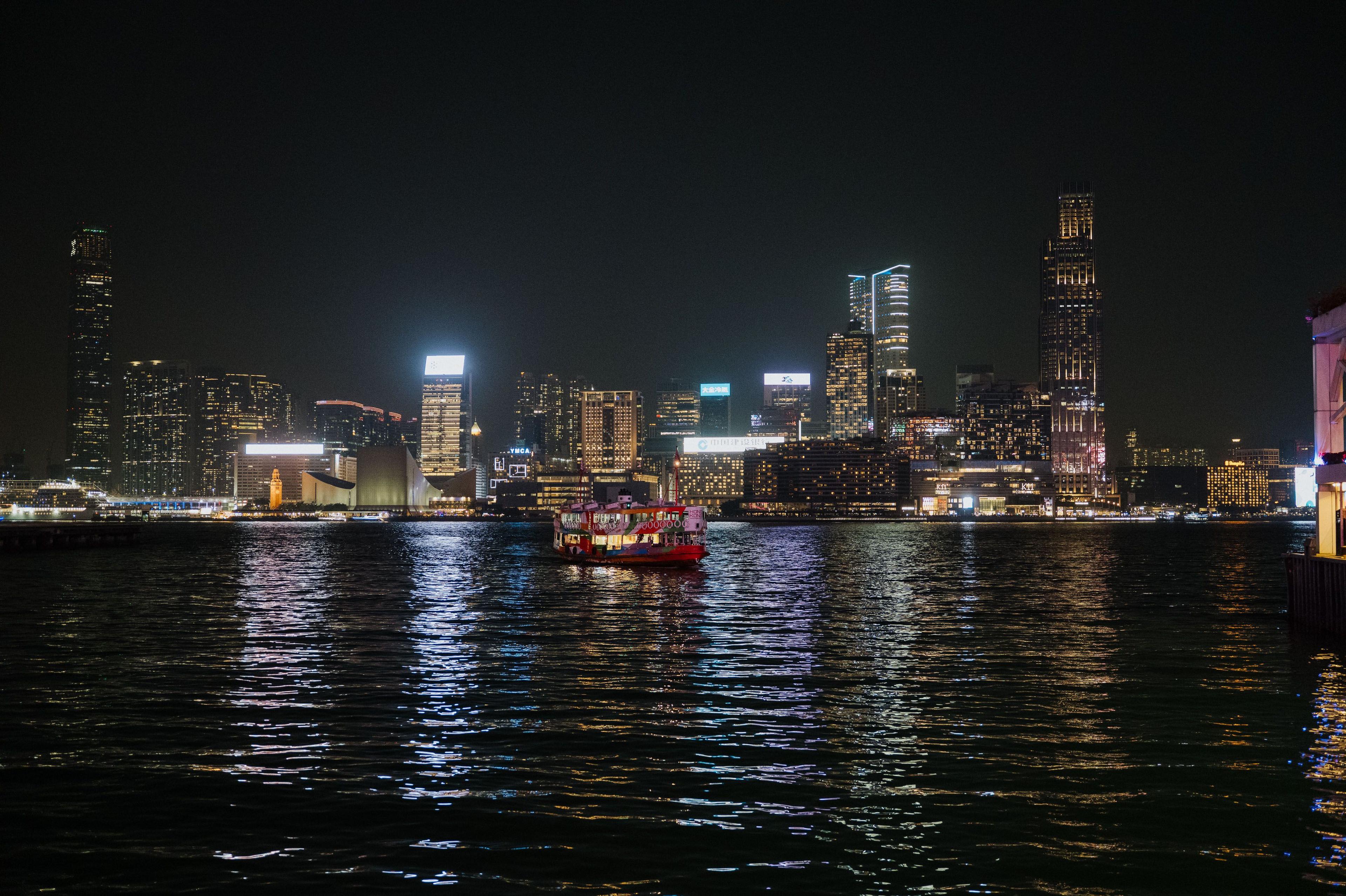 Hong Kong Travel Guide: The Vertical City