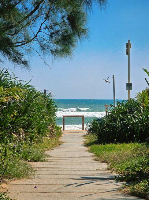 Houhai Village, Sanya (后海村)