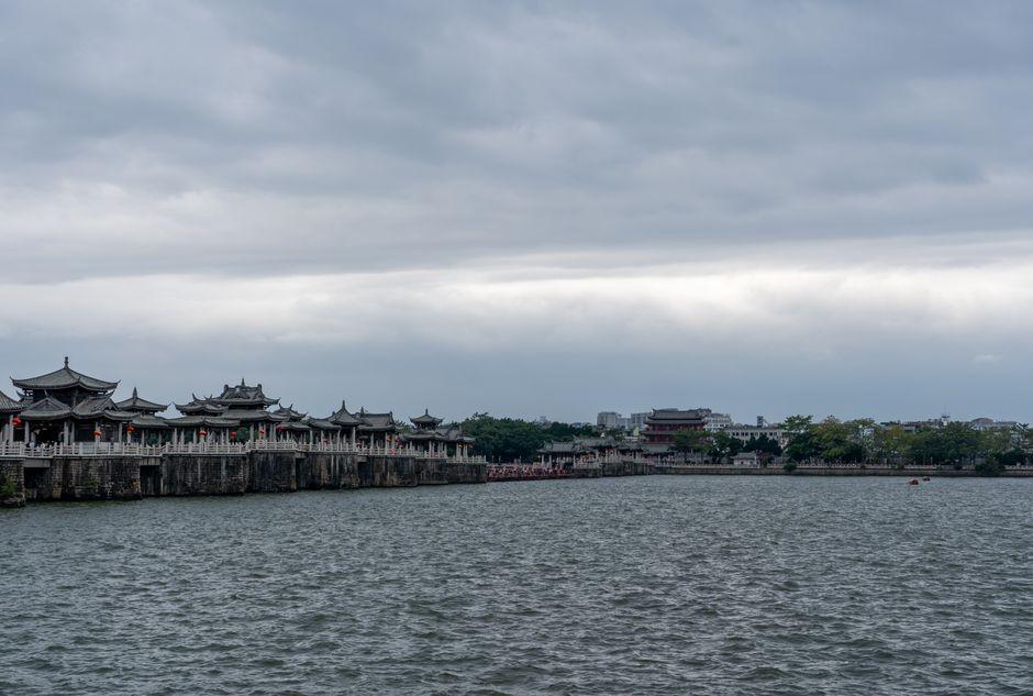 Guangji Gate & Xiangzi Bridge (广济门与湘子桥)