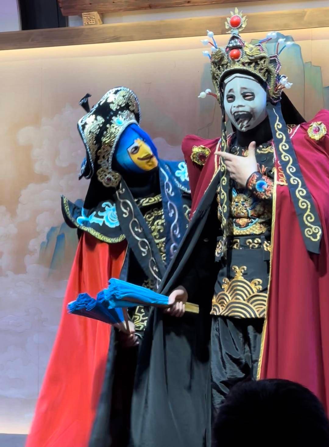 Sichuan Opera Face-Changing Show at Shufeng Yayun
