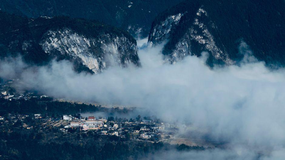 Jizu Mountain (鸡足山)