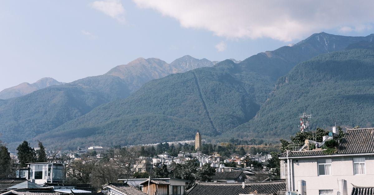 Dali Travel Guide: Cangshan, Erhai Lake and Bai Culture