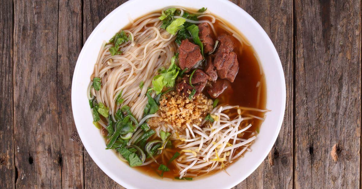 Lanzhou Beef Noodles (兰州牛肉面)
