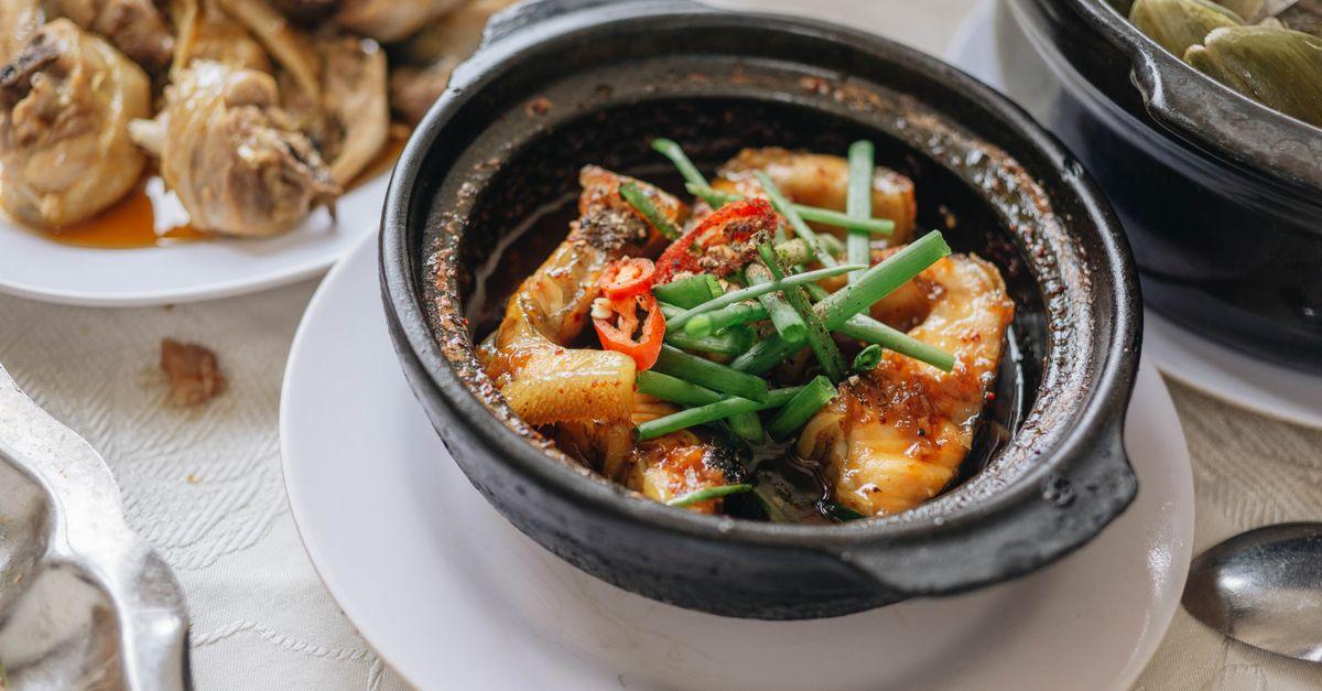 Stone Pot Chicken (石锅鸡)