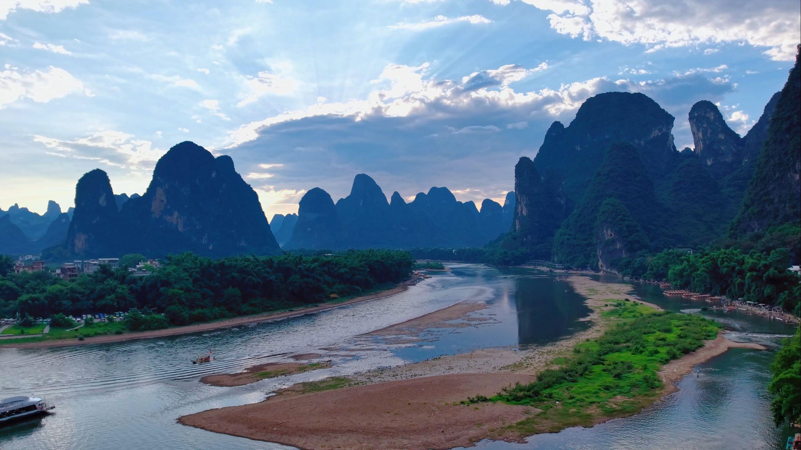 Xingping Ancient Town & the ¥20 Note Viewpoint