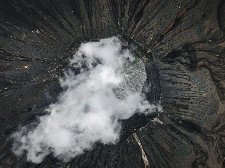 Volcanic Geopark (火山口地质公园)