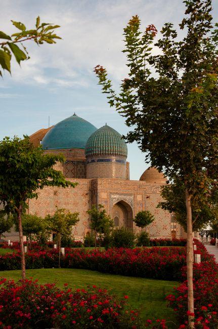 Apak Khoja Mausoleum (阿帕克霍加墓)