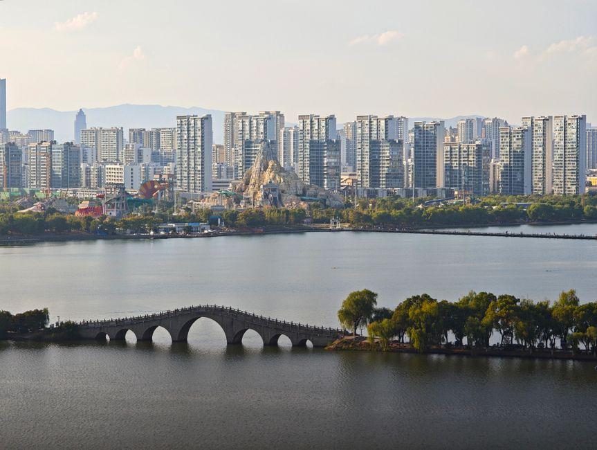 Kunming Travel Guide: Spring City & Stone Forest Gateway