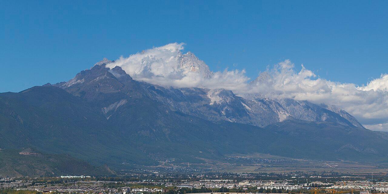 Jade Dragon Snow Mountain (玉龙雪山)