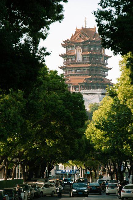 Yellow Crane Tower (黄鹤楼)