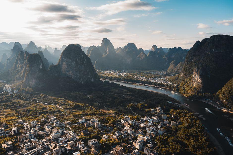 Yangshuo Travel Guide: Karst Peaks & Li River Paradise