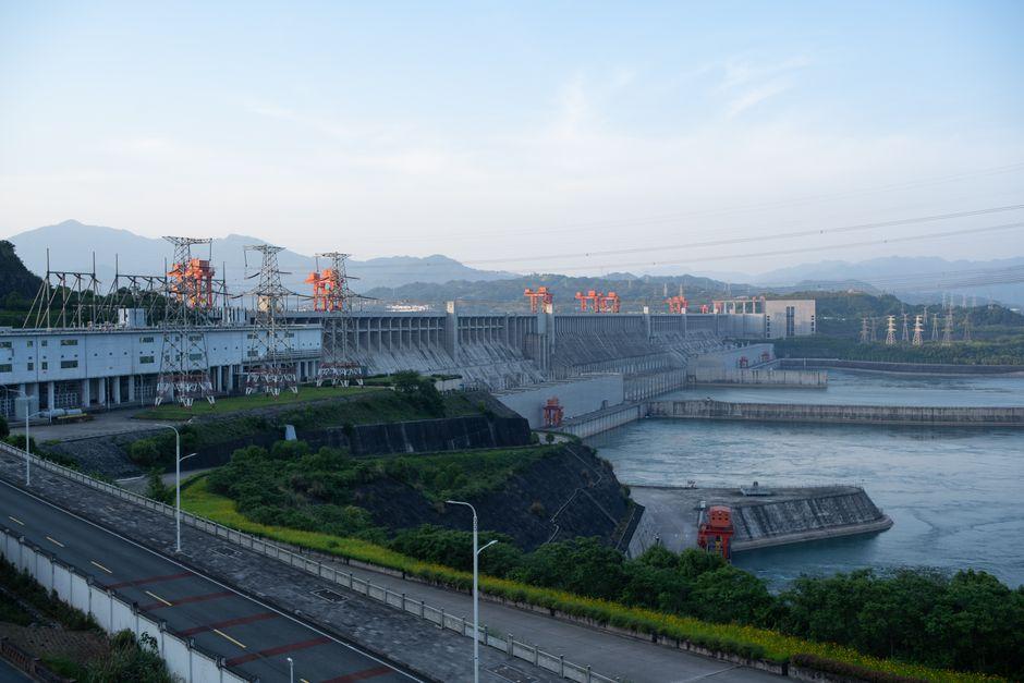 Three Gorges Dam (三峡大坝)